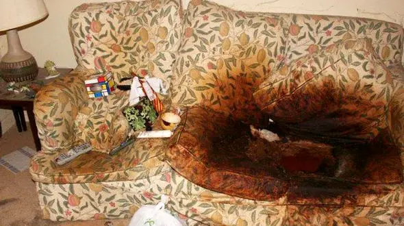 دختر سنگدل مادرش را با وضع فجیعی رها کرد تا بمیرد + عکس باورنکردنی