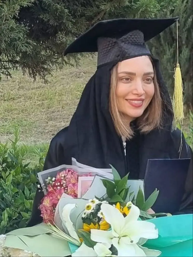 فیلم/نگاهی به جشن فارغ التحصیلی شکوهمند «بهنوش طباطبایی» با مدرک «دکترای روانشناسی بالینی» در دانشگاه آزاد بابل/ بعد طلاق خانم دکتر شد