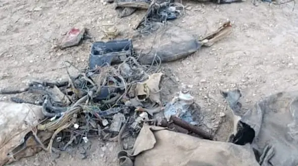 فیلم کشف پژو با جمجمه و اسکلت انسان  پس از ۱۵ سال در حوالی اهواز / از زیر زمین بیرون کشیده شد