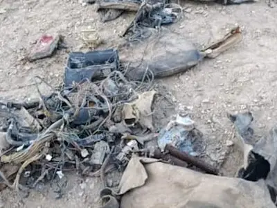 فیلم کشف پژو با جمجمه و اسکلت انسان  پس از ۱۵ سال در حوالی اهواز / از زیر زمین بیرون کشیده شد