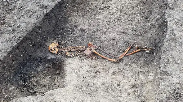 راز کشف اسکلت یک انسان در زیر زمین خانه + عکس