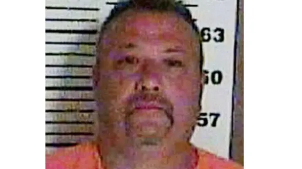  سارا 17 ساله در استخر ویلایشان بود که مردی از روی دیوار داخل پرید + عکس