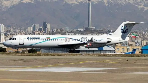 فرود اضطراری فوکر آسمان با یک موتور در مهرآباد / ساعتی پیش رخ داد