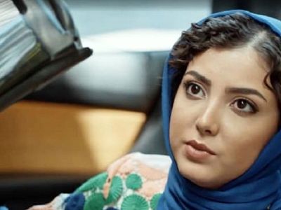 عکس/ سفر در زمان؛ «بازیگر نقش زیبا» در فیلم دینامیت در کنار مادرش؛ سال 98 / مادر و نمیشه از دختر تشخیص داد!