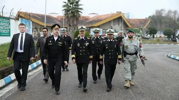 بازدیدهیئت نظامی روسیه از دانشگاه نیروی دریایی ارتش