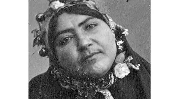 عکس نایاب  از منیر زن صیغه ای ناصر الدین شاه در شب یلدا / حرمسرای شاه قاجار چه خبر بود؟