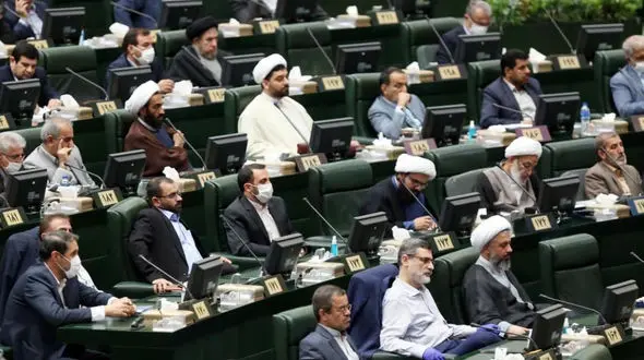 حمایت و انتقاد موافقان و مخالفان از کلیات کابینه رئیسی