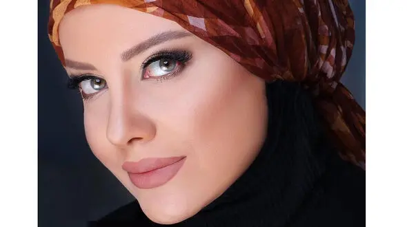 لوس بازی شراره رخام در این عکس / این ظاهر یعنی چه ؟! 
