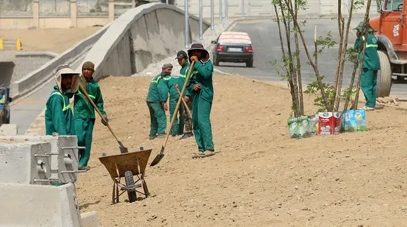 فعالیت اتباع غیرمجاز در شهرداری تهران بدون بیمه / توضیحات شهردار تهران + فیلم