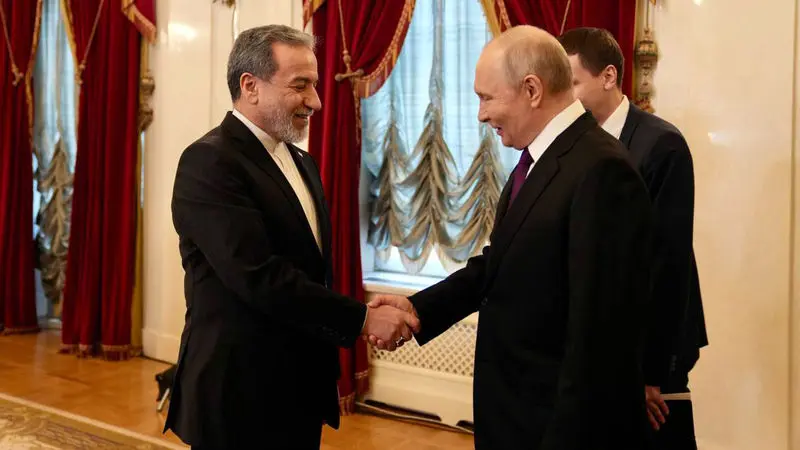 سید عباس عراقچی ، وزیر امور خارجه کشورمان در دیدار با ولادیمیر پوتین رئیس جمهور روسیه