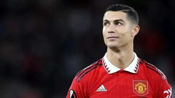 فوق ستاره پرتغالی در دو راهی عربستان و انگلیس