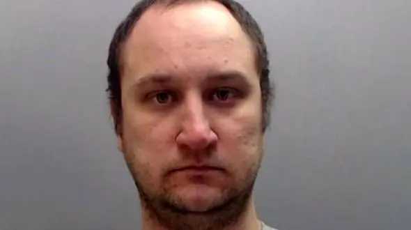 پیشنهاد کثیف افسرپلیس به دختر 13 ساله+عکس