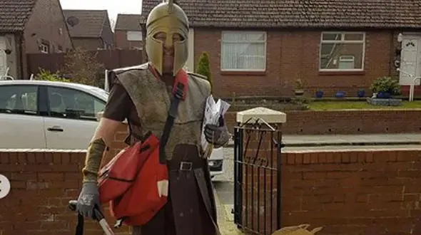 اقدام جالب مامور پست حین انجام وظیفه!