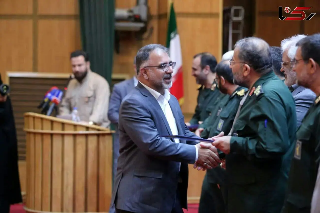 تجلیل از استاندار لرستان در همایش کشوری تجلی اخلاص