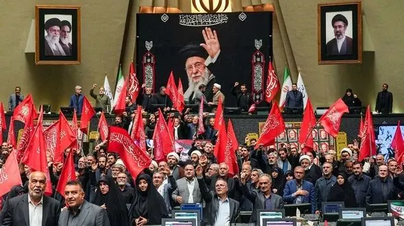 نبویان و رضایی رای نیاوردند/ آخرین تغییرات7 کمیسیون تخصصی مجلس در اجلاسیه سوم + اولین فیلم و عکس از فضای صحن علنی مجلس در سال 1405
