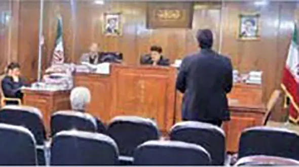 فرهاد کاری کرد که پدرش با خودرو از روی او رد شد 