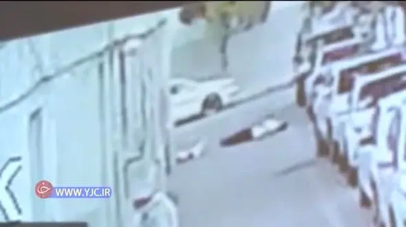 لحظه باورنکردنی از زنده ماندن دختر 2 ساله پس از سقوط هولناک + فیلم