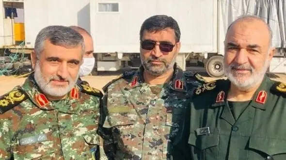 عکس سفر در زمان / قابی تماشایی از اولین شلیک راکت بومی ایران توسط  سردارحاجی‌زاده و سردار باقری !
