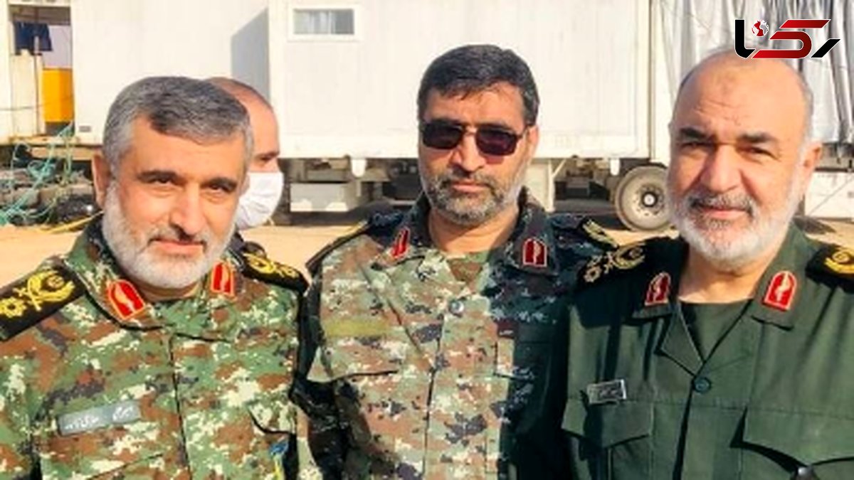 عکس سفر در زمان / قابی تماشایی از اولین شلیک راکت بومی ایران توسط  سردارحاجی‌زاده و سردار باقری !