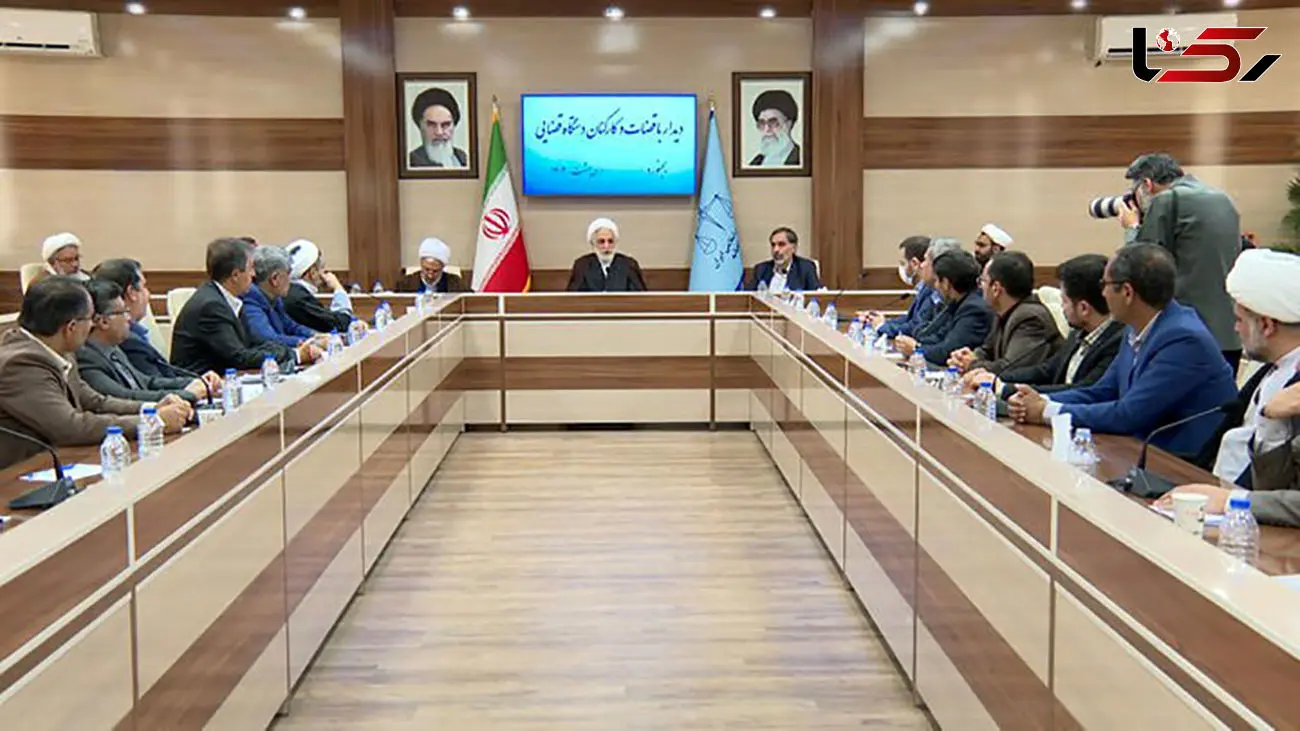 رئیس قوه قضائیه: در مقابله با مفسدین قاطعیت به خرج دهید