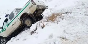 تعقیب شکارچیان به قیمت آسیب محیط‌بانان / سقوط خودرو 3 مجروح به جا گذاشت
