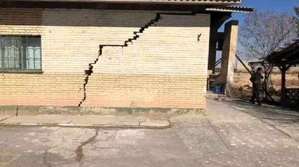 103 مدرسه در اصفهان درگیر فرونشست است نه 40 مدرسه آقای مدیر نوسازی مدارس!/ بحران فرونشست اصفهان هر روز خطرناک تر از دیروز