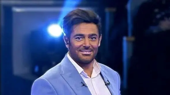 سورپرایز خاص محمدرضا گلزار در برنامه هفت خان با کیک تولد چند طبقه و شاهانه آقای سوپر استار