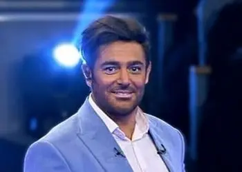 سورپرایز خاص محمدرضا گلزار در برنامه هفت خان با کیک تولد چند طبقه و شاهانه آقای سوپر استار