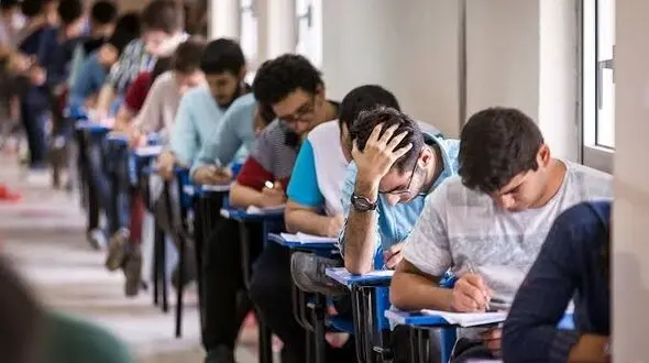 واکنش دیدنی آروین حسینی، رتبه دوم کنکور تجربی، در کنار دوستانش پس از اعلام نتایج + فیلم