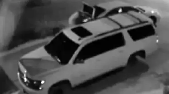 ببینید لاستیک‌های ماشین  شاسی بلند را چگونه می دزدند + فیلم