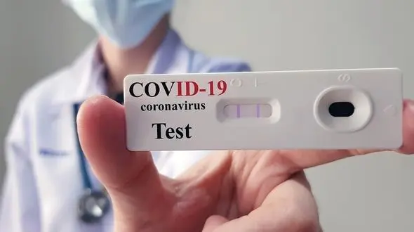 زنگ خطر پیک ششم کرونا در ایران به صدا درآمد / با رپید تست ها به مقابله با موج امیکرون برویم