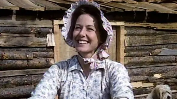 تیپ و استایل جدید بازیگر ۸۲ساله «خانه کوچک»