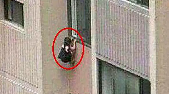سقوط مرگبار دختربچه از پنجره خانه شان + عکس