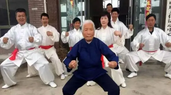 پدر‌بزرگ 94 ساله کونگ فو کار +فیلم و عکس