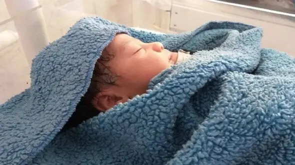 نجات معجزه آسای نوزاد رهاشده در بلوار قاآنی سیرجان