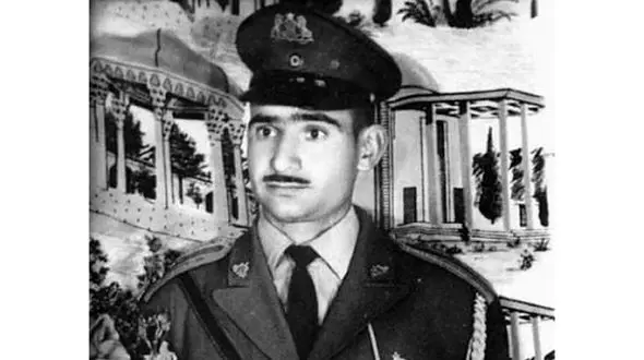 دومین ضارب محمدرضا شاه کیست؟ / او در کاخ مرمر با یوزی شاه را به رگبار بست