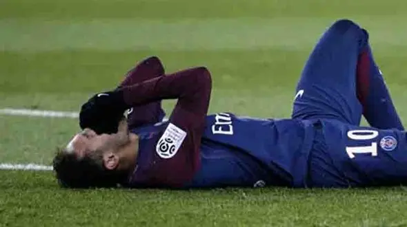 رسمی: شکستگی استخوان پای نیمار