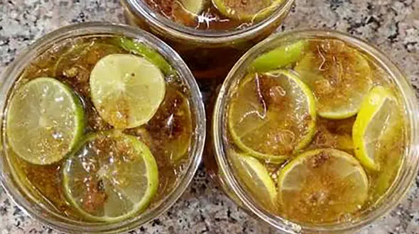 طرز تهیه 7 نوشیدنی خانگی برای افزایش انرژی و تقویت بدن؛ از اسموتی خرما تا شیر زعفران