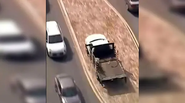 تعقیب و گریز پلیس در کالیفرنیا / فرار راننده وانت پس از تصادف با ۱۳ خودرو