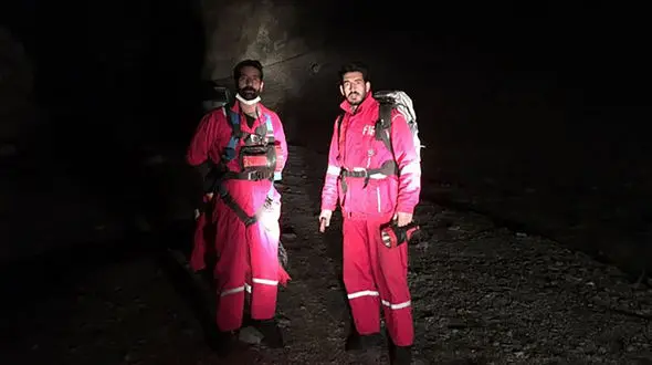 نجات معجزه آسای کوهنورد جوان در سقوط از کوه سرده + عکس