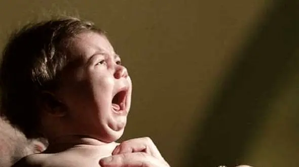 کارهای ممنوعه موقع گریه وحشتناک کودکان 