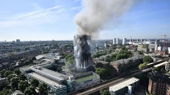 آخرین خبرها از آتش‌سوزی بزرگ برج لندن + فیلم و تصاویر