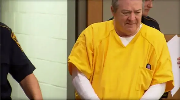 دستگیری مجری رادیو هنگام پخش زنده / او با دختر بد سرپرست چه کرده بود؟ + عکس