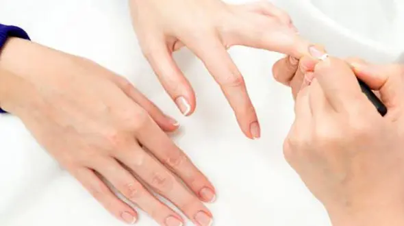 شکنندگی ناخن ها ؛ از دلیل تا درمان 