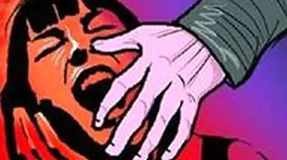  زن جوان رقیب عشقی اش را آتش زد + عکس