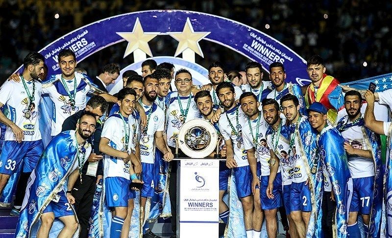 Esteghlal_championship_in_the_2017–27_Hazfi_Cup