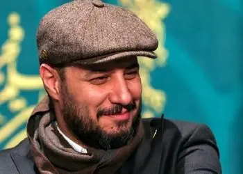 فیلم/ جواد عزتی: چندسال پیش داشتم میرفتم تئاتر که ماشینم قفل شد....15 نفر یختن تا در ماشین رو بازکنن آخرش یه آقایی اومد داد زد من دزدم اجازه بدین...