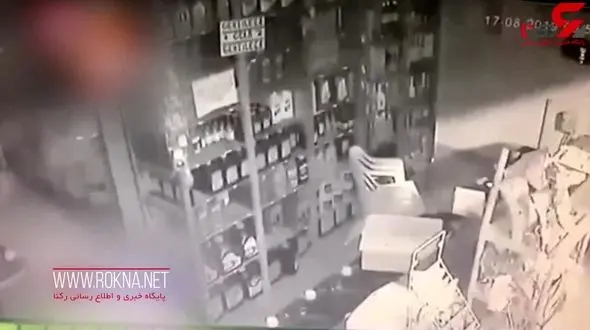 دفاع شجاعانه کارمند پمپ بنزین مقابل سارق مسلح + فیلم