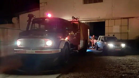  گربه پرحاشیه جزیره خارگ را به هم ریخت / مردم در خاموشی مطلق + عکس