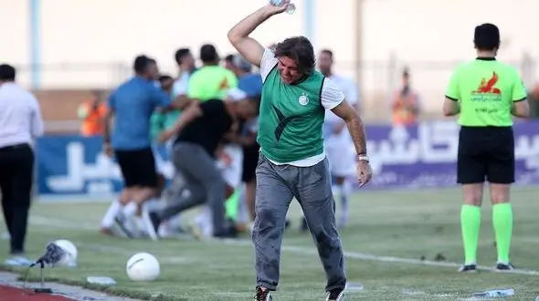 ساپینتو به بازیکن مغضوب خود نگاه هم نمی‌کند + عکس